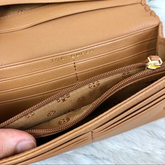 Tory Burch Marion Multi-Gusset Envelope Zip Wallet - Picture 6 of 8